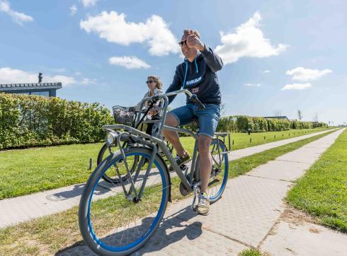 Op de fiets het eiland verkennen